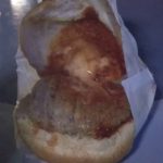 【レトロなパッケージ】鉄剣タロー 自販機チーズバーガー 食レポ【昔ながらのハンバーガー】