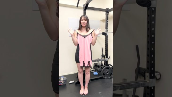 長身筋トレ女子のミニドレス試着④