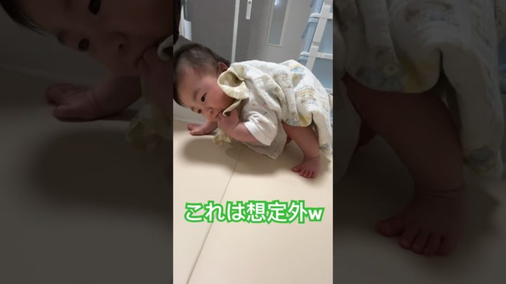 【赤ちゃん実況】寝起きで筋トレ🏋️ #shorts #赤ちゃん #baby #生後5ヶ月 #男の子 #育児 #子育て #指しゃぶり #必死 #かわいい #愛おしい #寝起きのポーズじゃないんよ