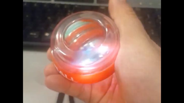 家でも仕事中でも毎日使っています。コンパクトなのに負荷がすごくて、筋トレ感があります。