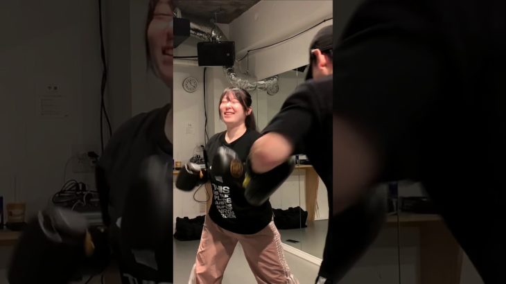 筋トレした最後にやるアクション有酸素ミット🥊 #ジムチャレンジ #ダイエット #やせる #パーソナルトレーニング #パーソナルモビリティ #筋トレジム