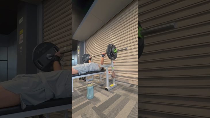 ベンチプレス100kg挙げる男の筋トレルーティン #shorts #ダイエット #筋トレ